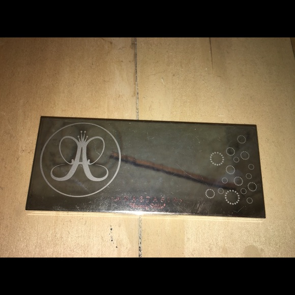 Anastasia Beverly Hills eyeshadow compact - Picture 1 of 2
