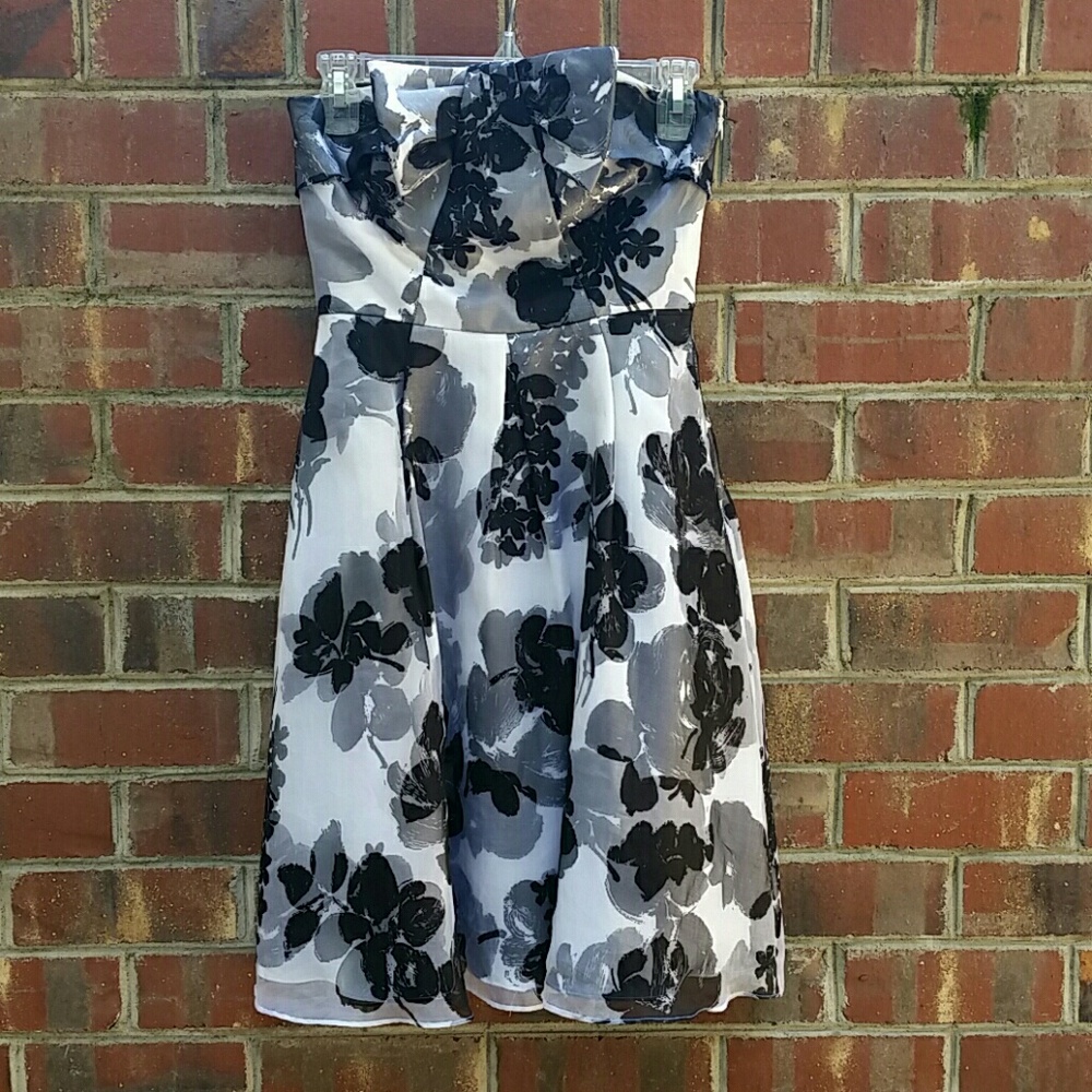Lovely Black and White Formal dress