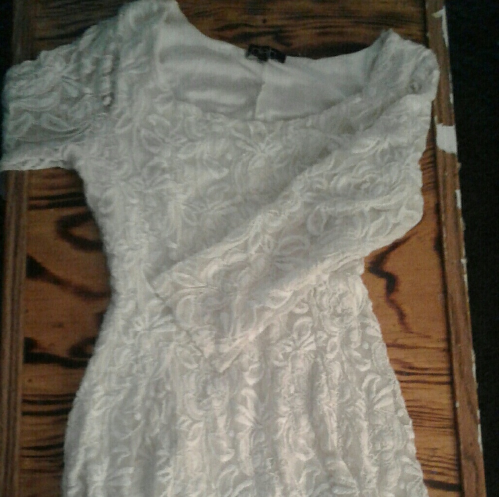 Deb White Lace 3/4 Sleeve Dresss