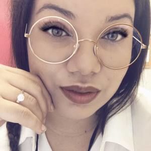 Meet your Posher, Alexandra