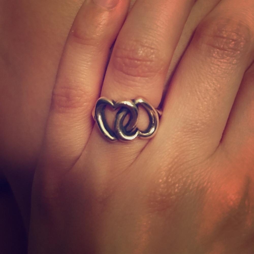 James Avery linked hearts ring