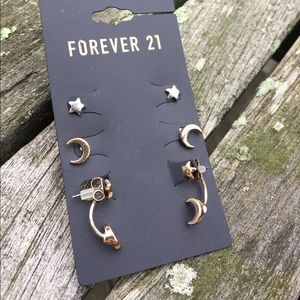 Forever 21 starry night earring set