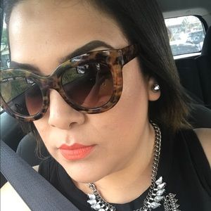 Meet your Posher, Janet