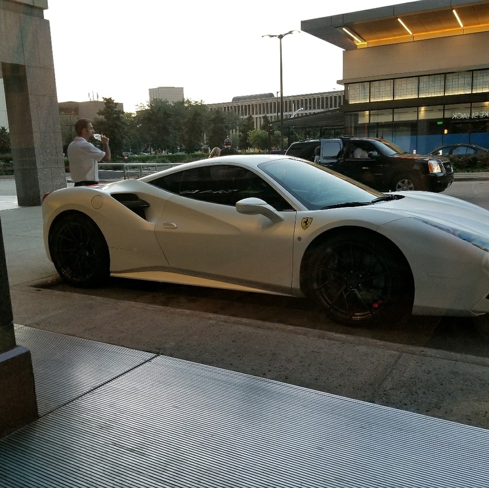 Meet your Posher, Clarissa