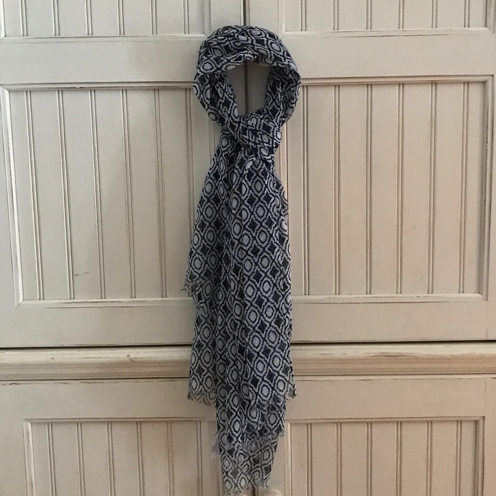 Thirty-one Avenue Scarf Foulard Avenue {Navy}