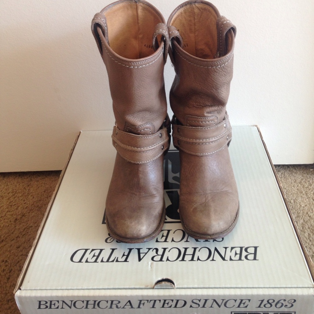 Frye Carmen harness short