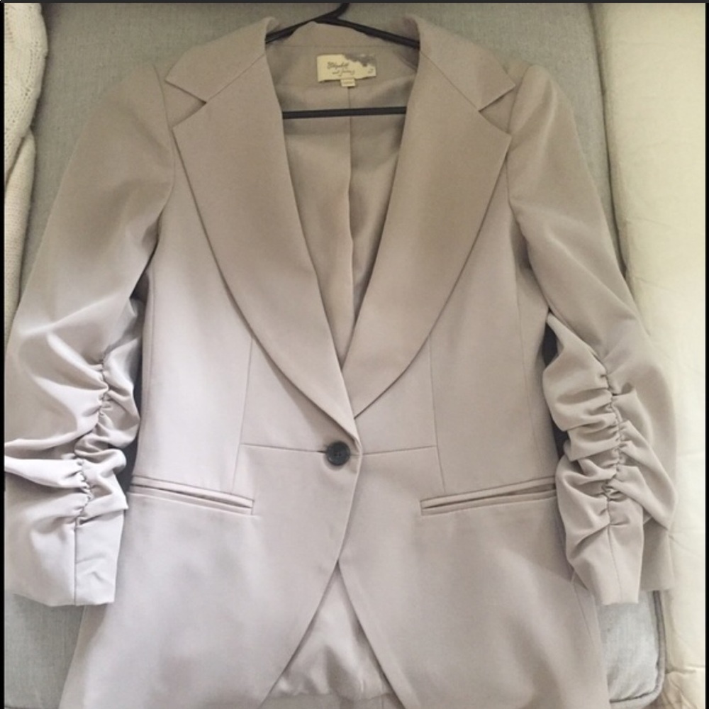 Elizabeth and James Ruched sleeve blazer