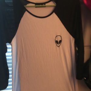 Alien graphic tee