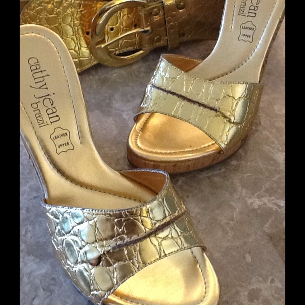 Cathy Jean Gold Wedge matching belt included