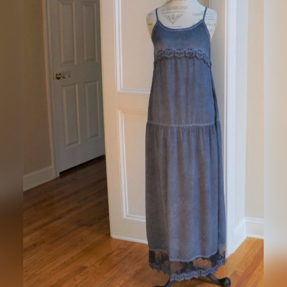 Stone washed maxi dress lace hem detail blue - Picture 4 of 6