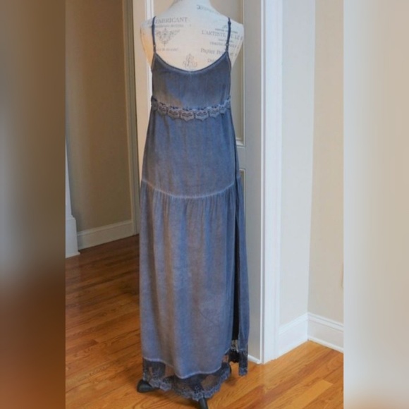 Stone washed maxi dress lace hem detail blue - Picture 6 of 6