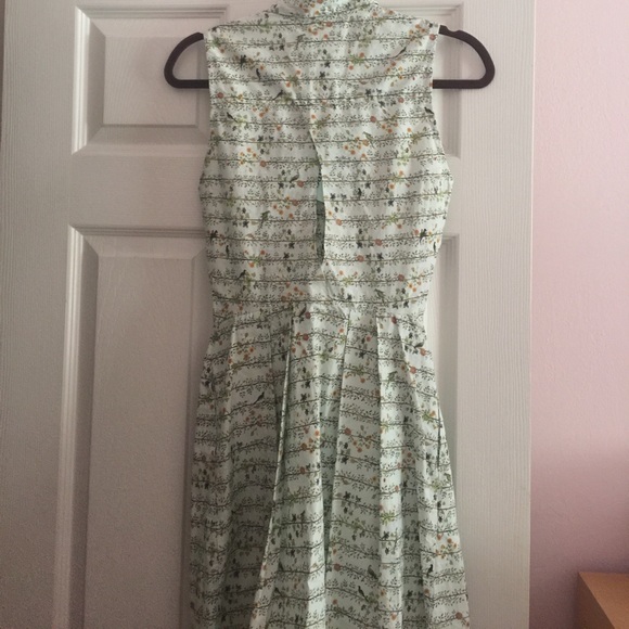 Urban Outfitters Beautiful Open Cut Dress - Picture 4 of 4