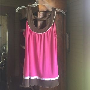 Tank top style top
