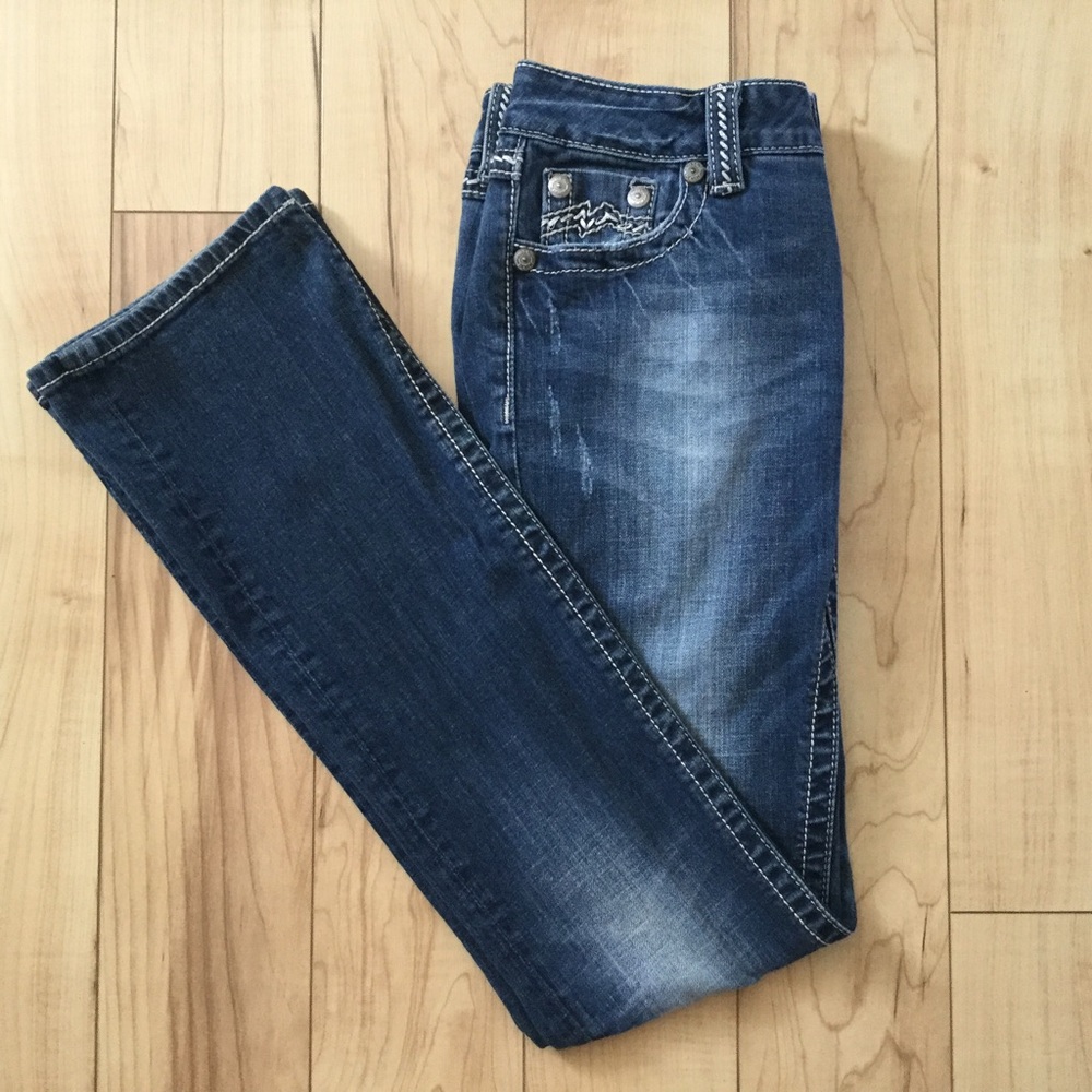 ⬇️ Reduced ⬇️ MISS ME Easy Boot Medium Wash!