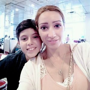 Meet your Posher, Yesenia