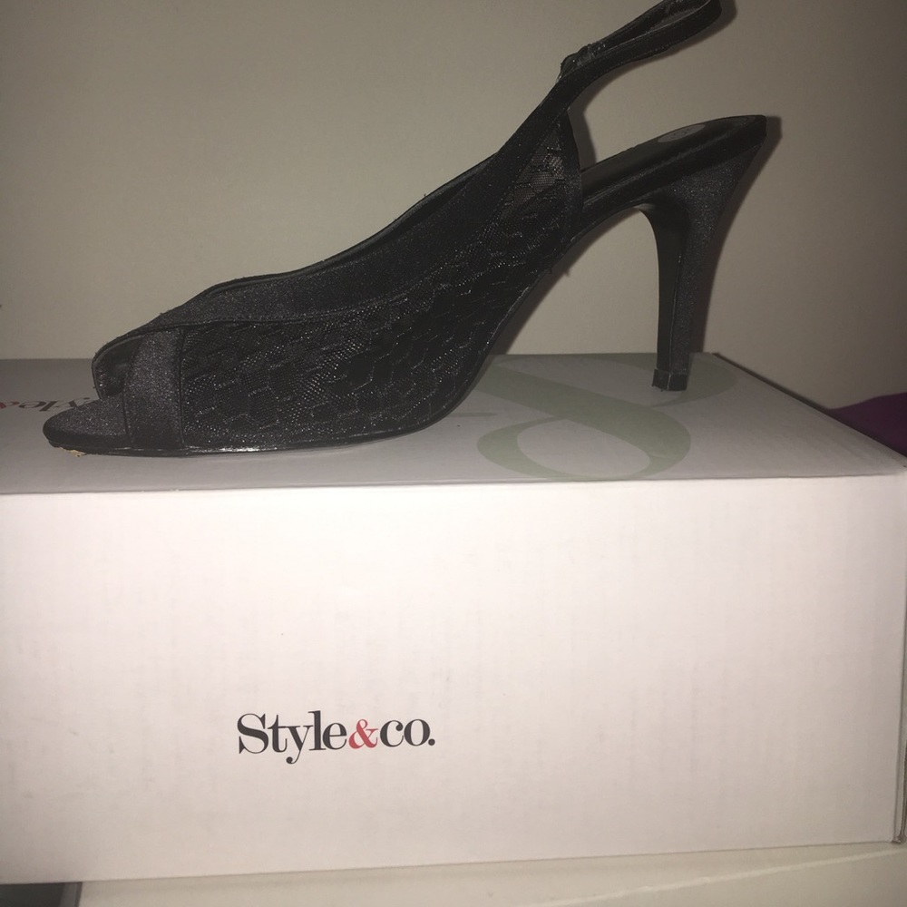 Black dressy shoes
