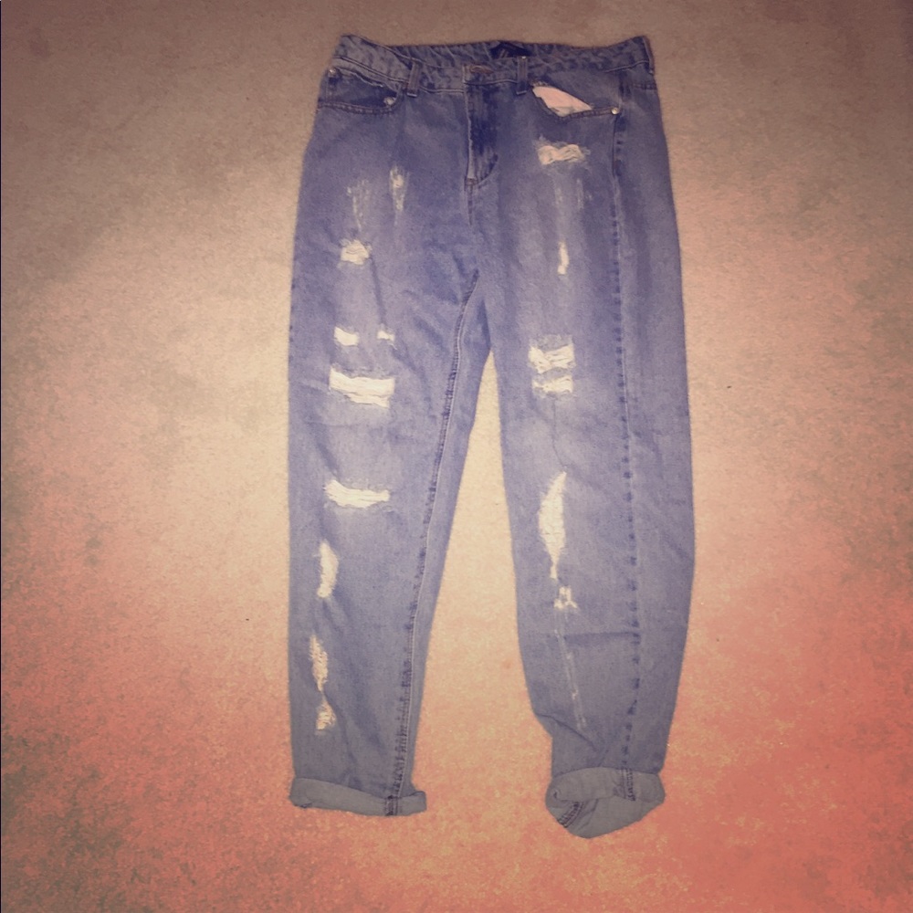 Distressed Boyfriend Jeans