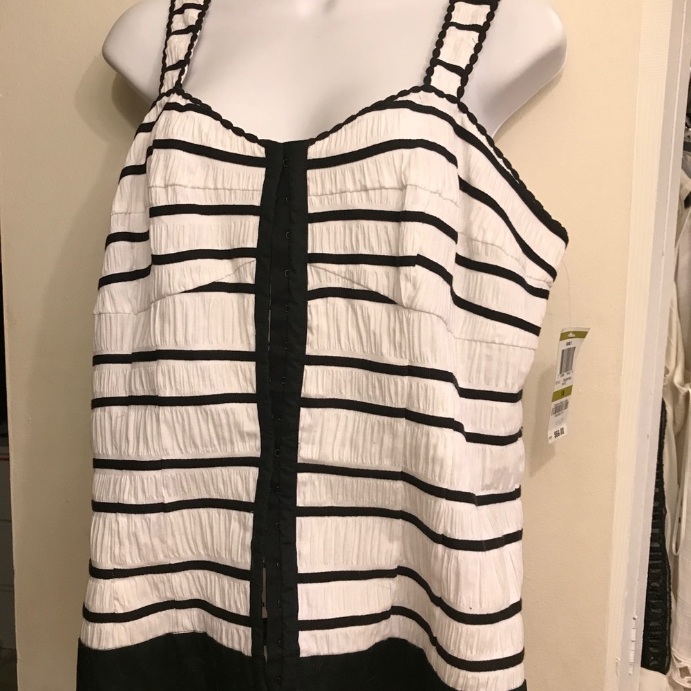 Black/white blouse