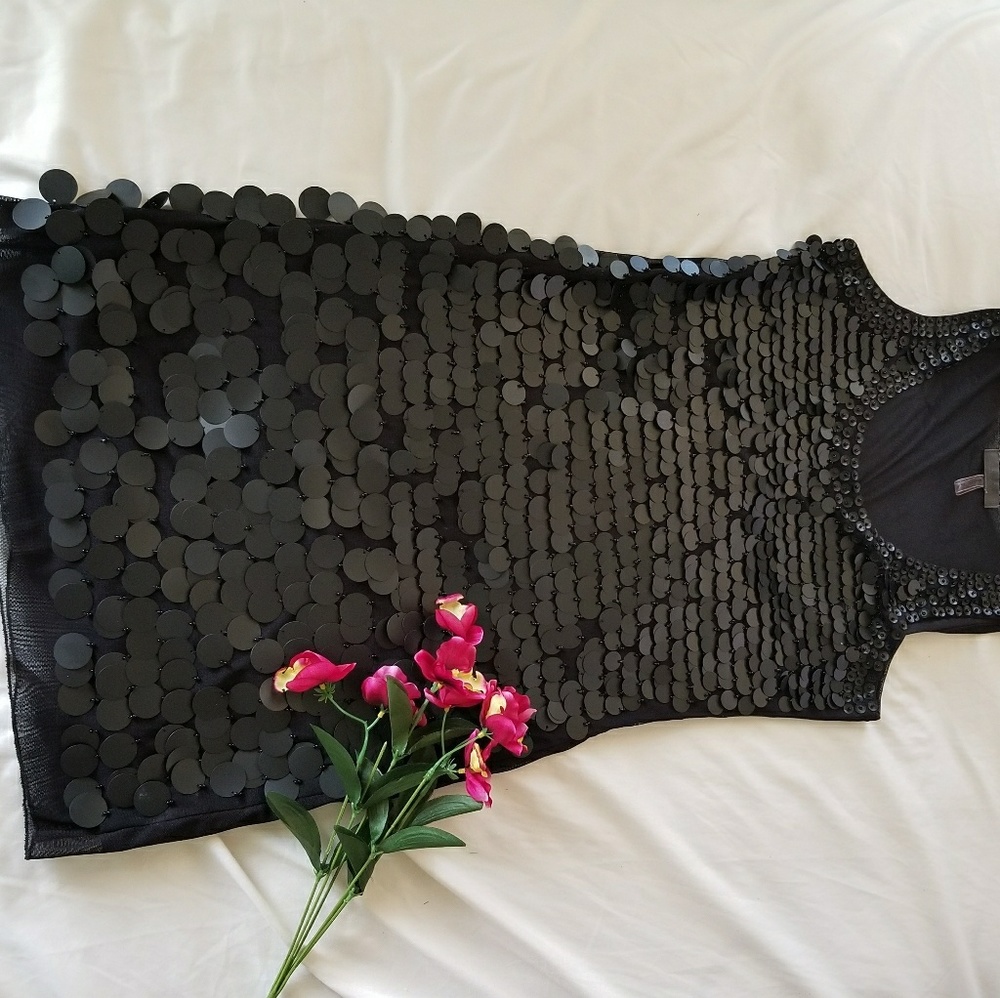 Black sexy seethru lentens dress.