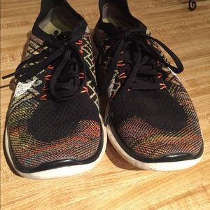 Used Nike free 4.0 flyknit running shoes