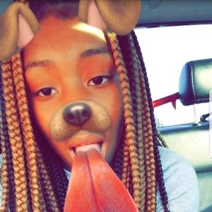 Meet your Posher, Brooke