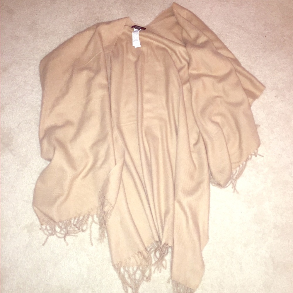 Tan Poncho