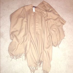 Tan Poncho