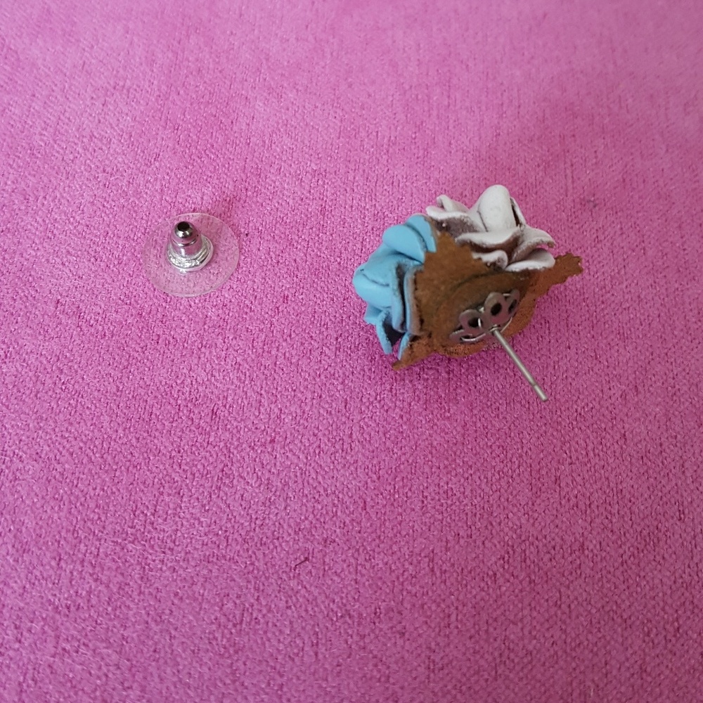 Leather Rose Earrings - Picture 3 of 3