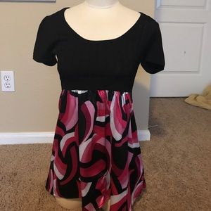 Beautiful top to wear with leggings!