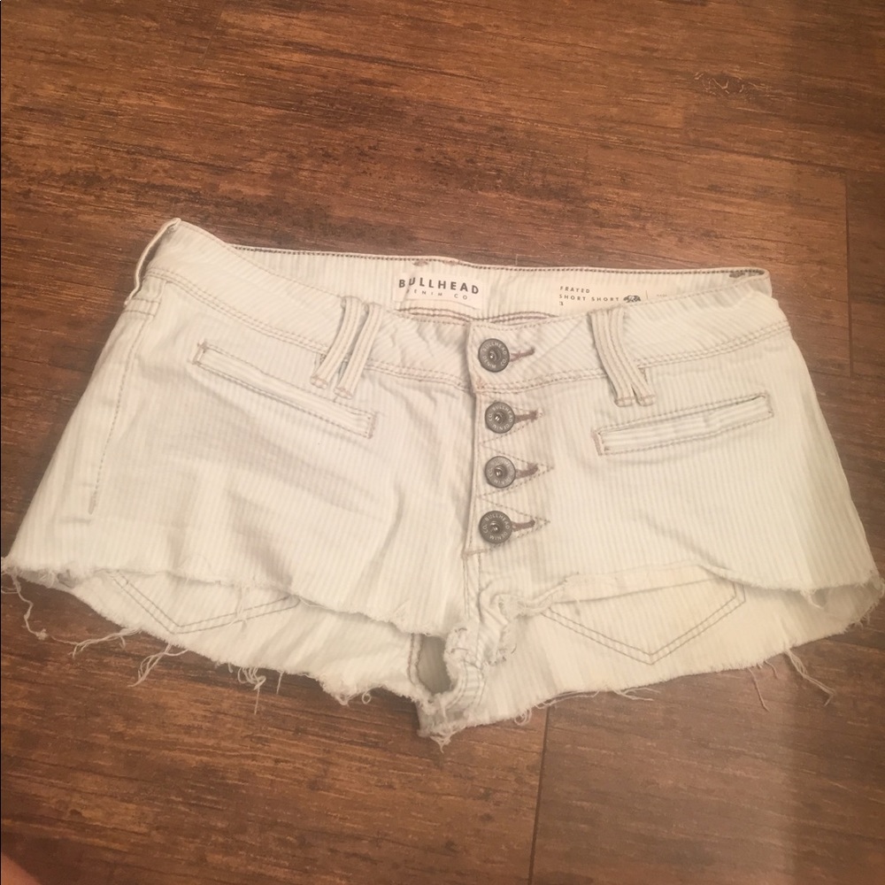 Bullhead mini cut off shorts 3