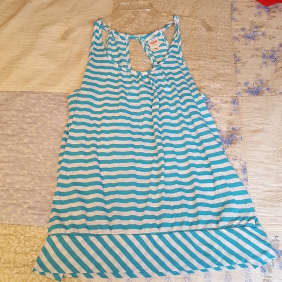 Adorable tank - Picture 4 of 4