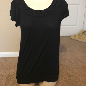 ELLE black casual or work top.