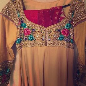 Beautiful Pakistani traditional party dress