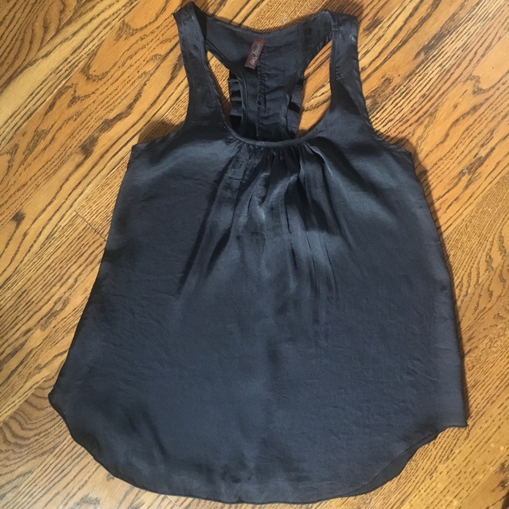 Sleeveless black top