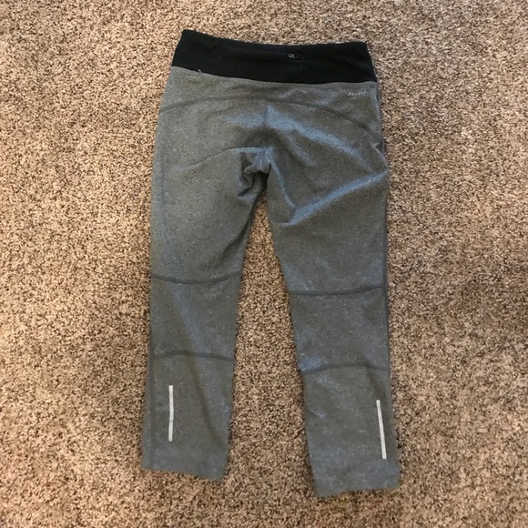 Nike Capris - Picture 2 of 2