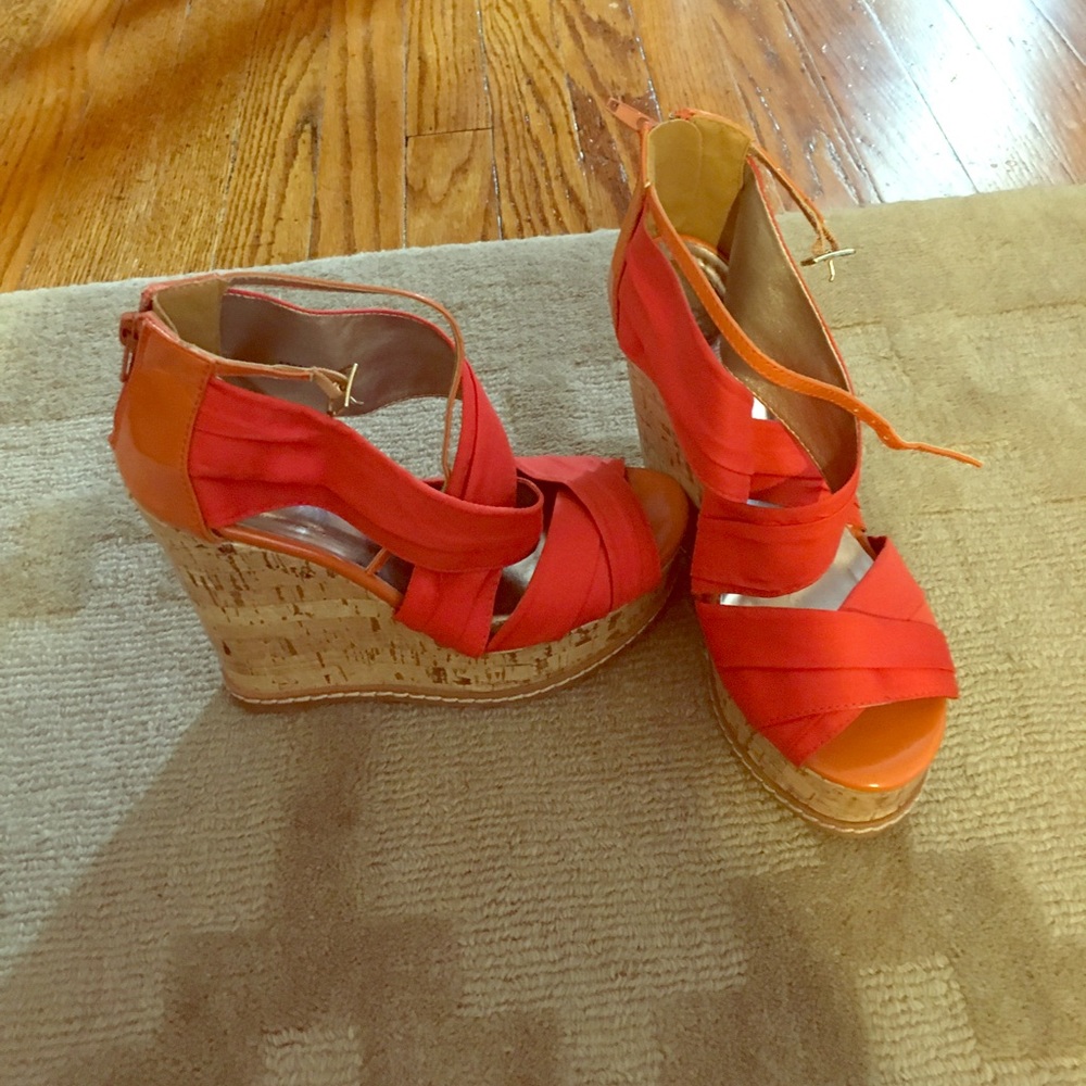 Wedges (shoes).