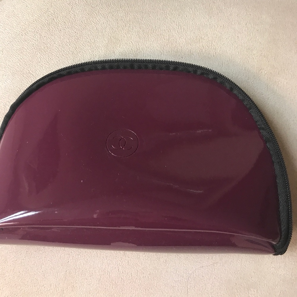 Medium size Chanel cosmetic case