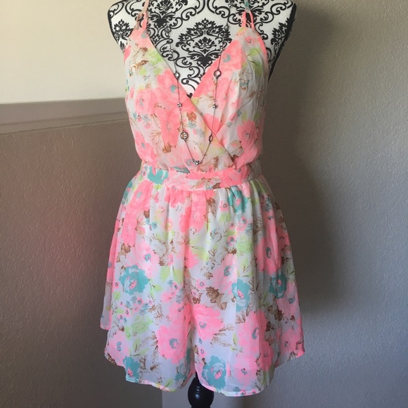 Brand New Without Tag Romper - Picture 2 of 4