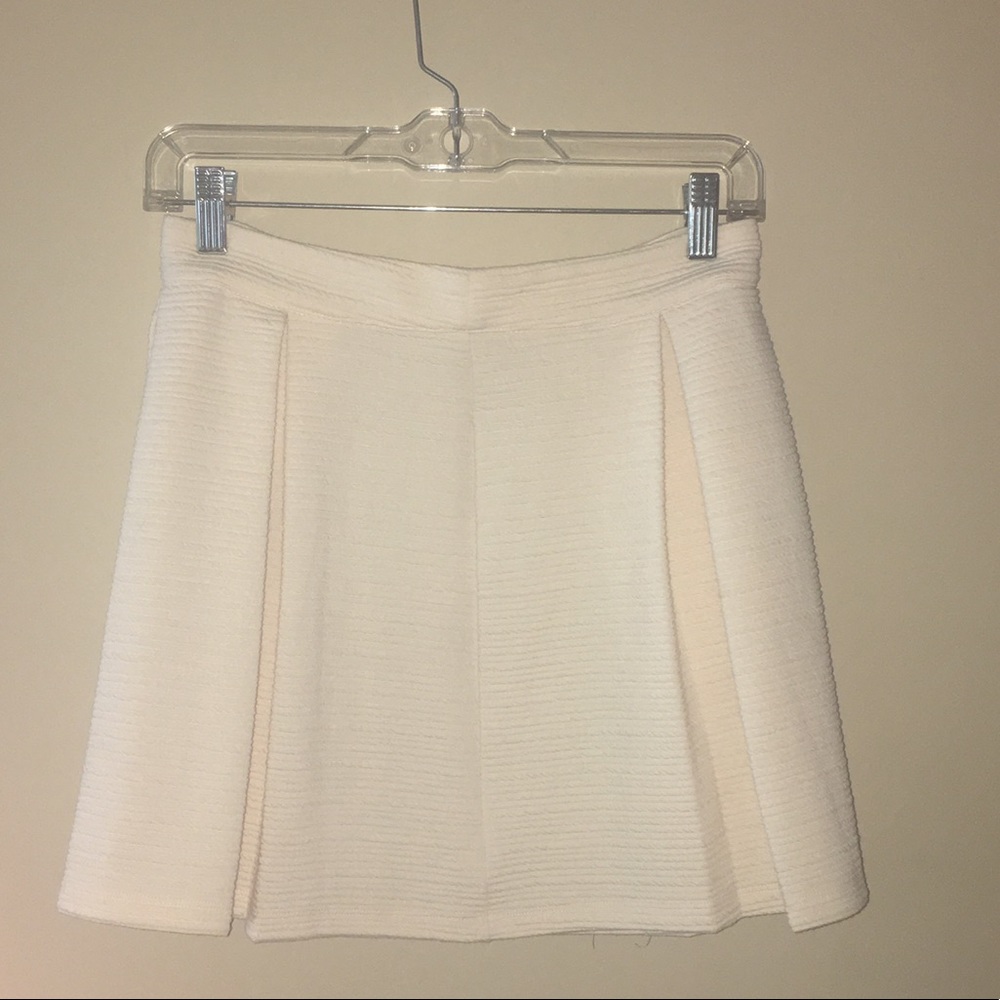 Forever 21 Pleated Cream Skirt
