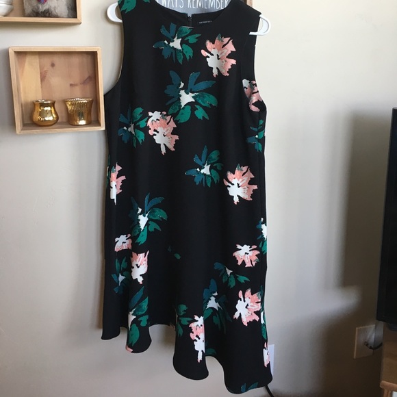 Beautiful Floral Summer Dress - Picture 1 of 3