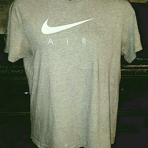 Men's Nike regular fit T shirt.