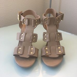 Steve Madden tan wedges