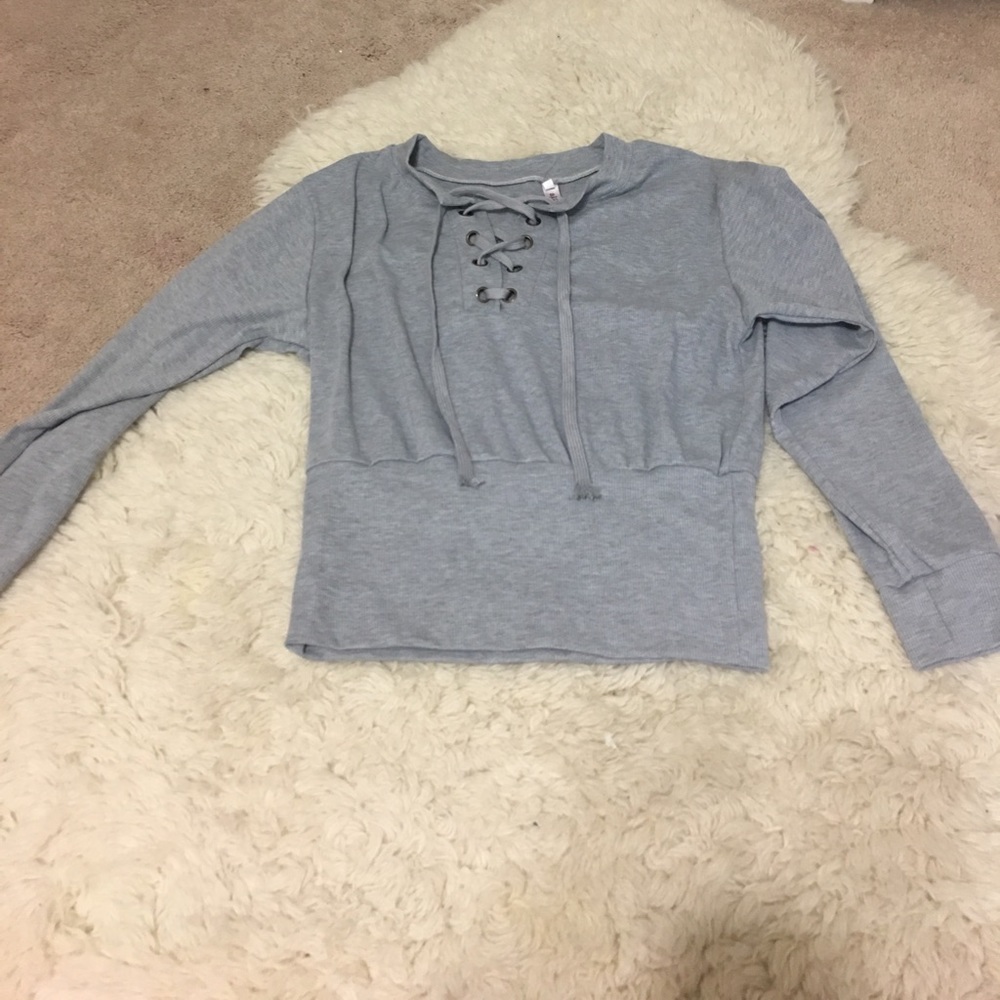 grey string sweater