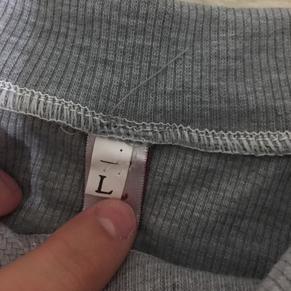 grey string sweater - Picture 3 of 4