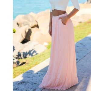 Blush color maxi skirt! Has pockets! NWOT.