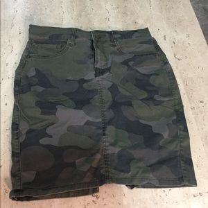 Camo print skirt