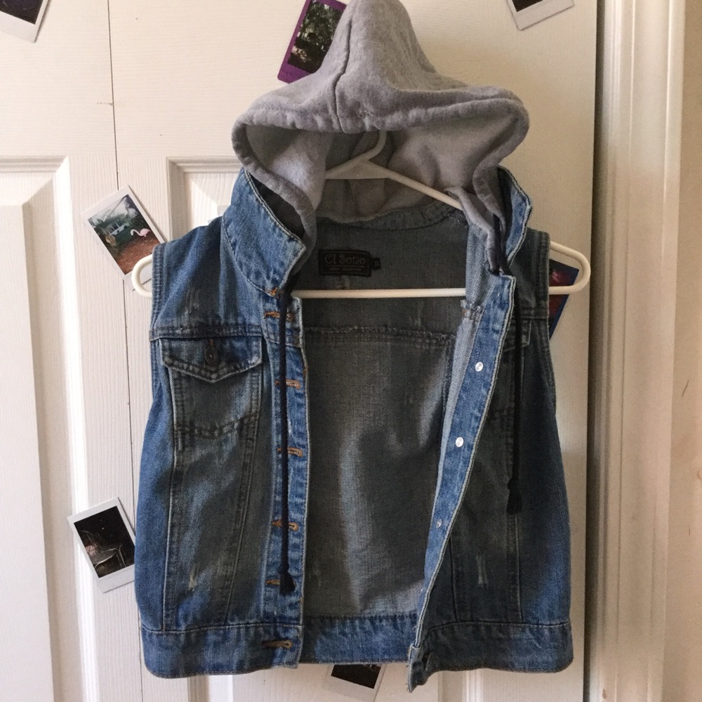 Blue denim sleeveless hooded jacket!!