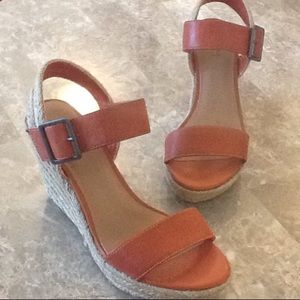 Sonoma Burnt Orange Wedge ~ Like New
