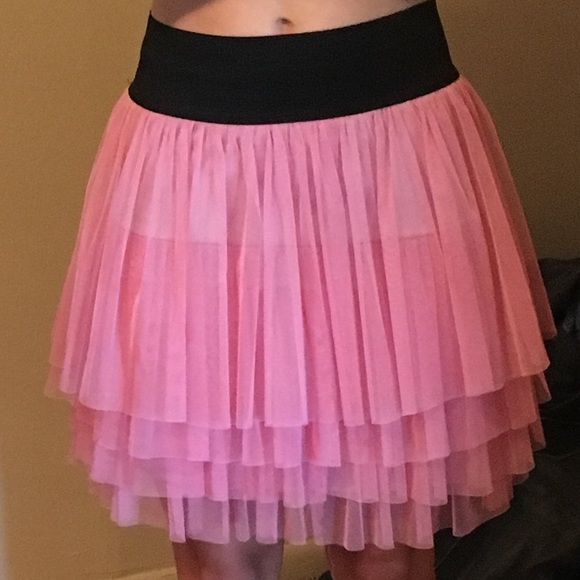 PINK TULLE LAYERED SKIRT ** Fun Outift!! - Picture 2 of 3