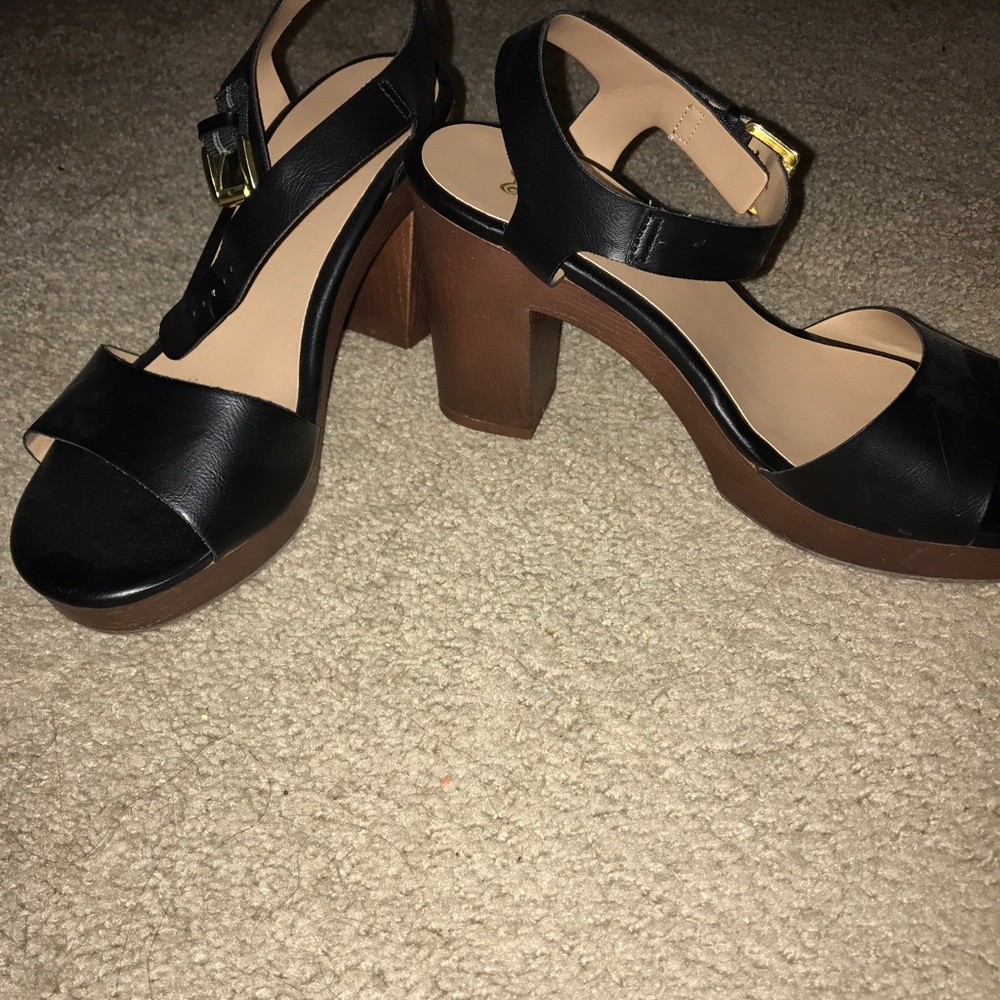 Black Wedge